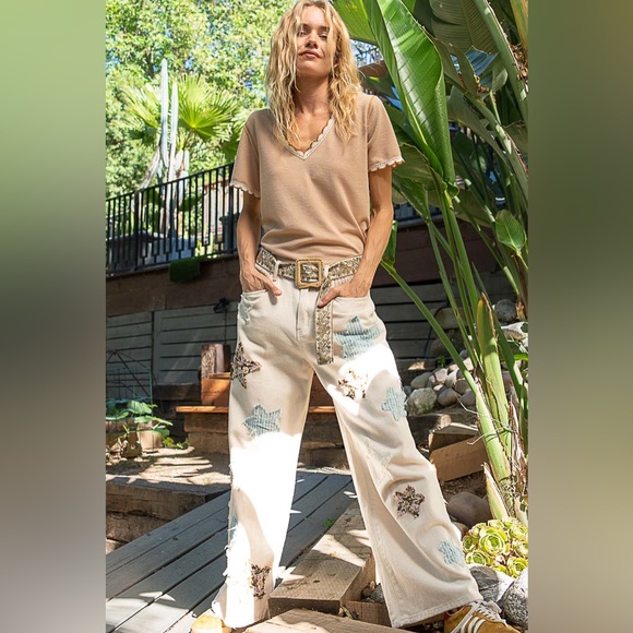 POL Cream OATMILK Star Patch Pants - Picture 3 of 9